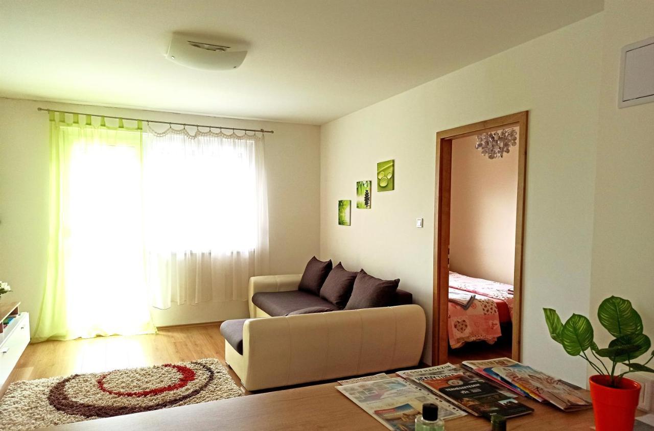 Nagyerdo - Simonyi Ut Apartmán *
